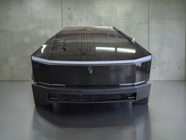 Used 2024 Tesla Cybertruck AWD Crew Cab image 10