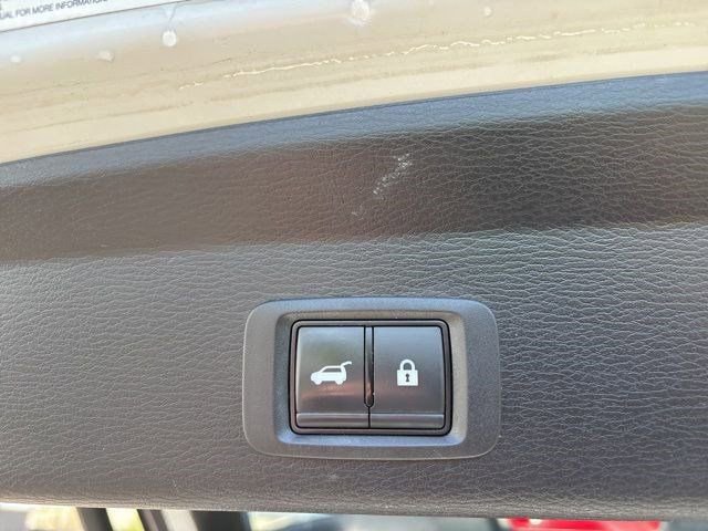 Used 2023 Mitsubishi Outlander SEL AWD/4WD image 37