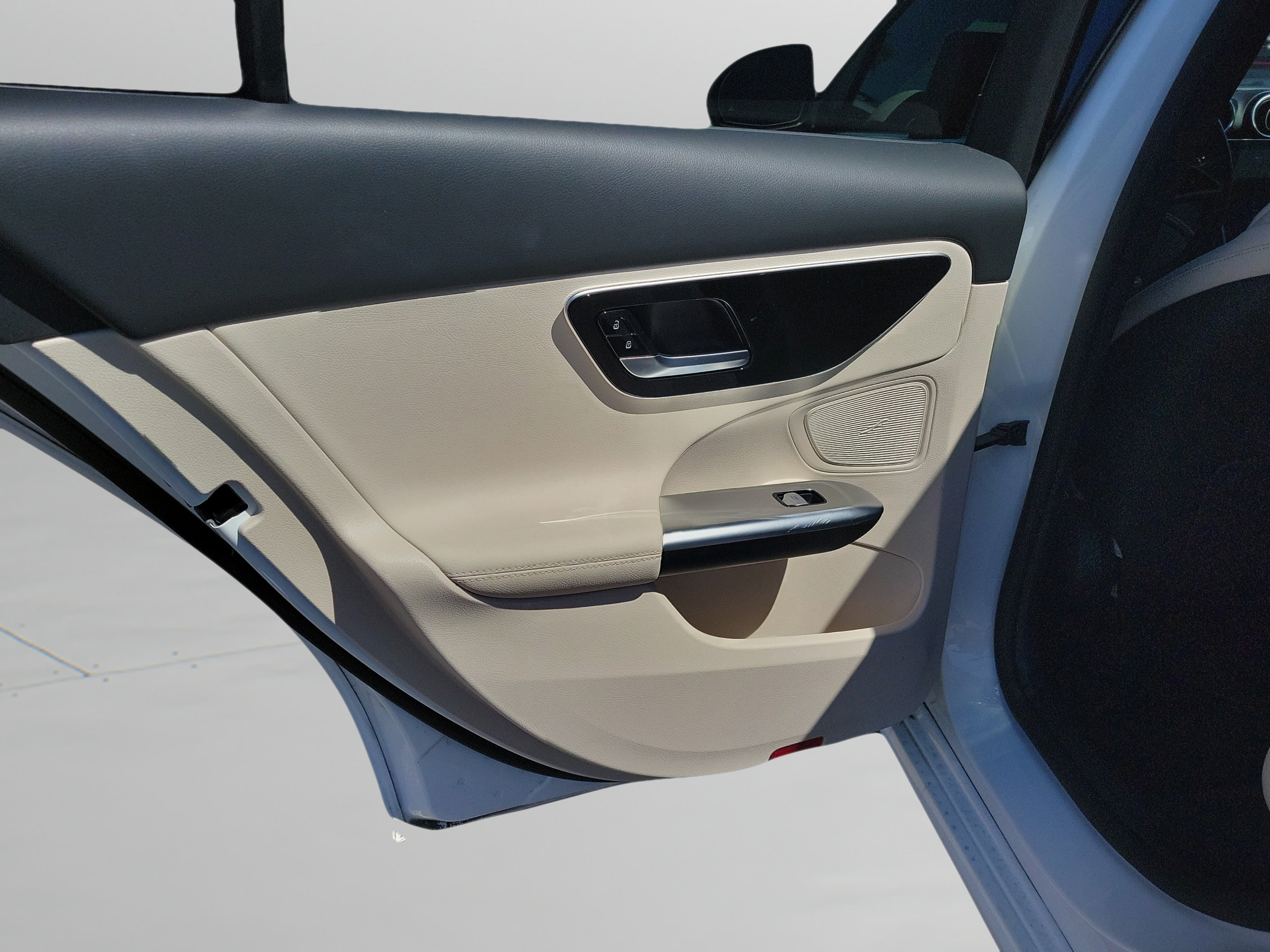 Used 2024 Mercedes-Benz C 300 Sedan image 7