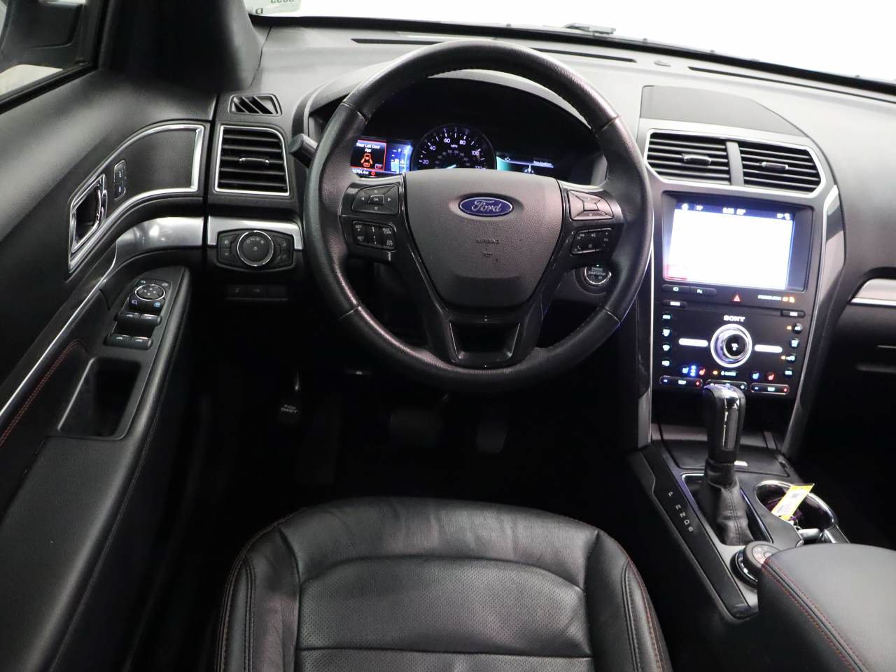 Used 2019 Ford Explorer Sport w/ Equipment Group 401A AWD/4WD image 4