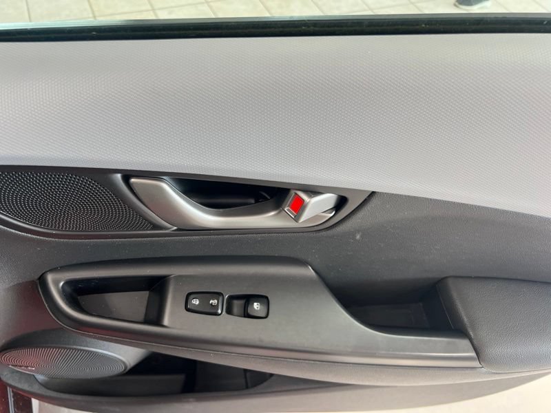 Used 2019 Hyundai Kona Limited FWD image 15