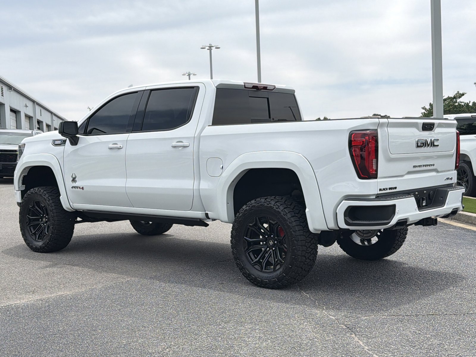Used 2025 GMC Sierra 1500 AT4 w/ AT4 Premium Package AWD/4WD image 10