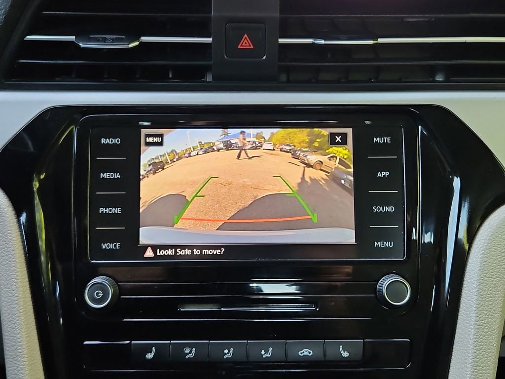 Used 2020 Volkswagen Passat 2.0T SE image 16