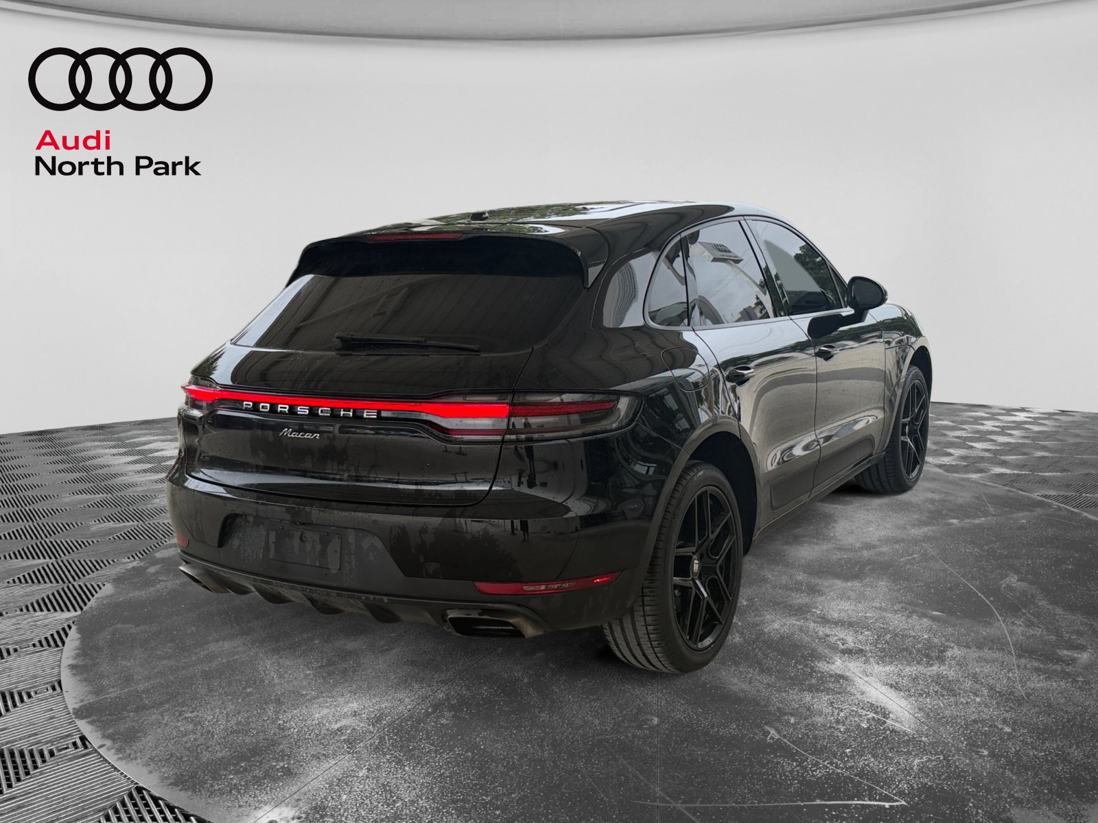 Used 2020 Porsche Macan AWD/4WD image 5