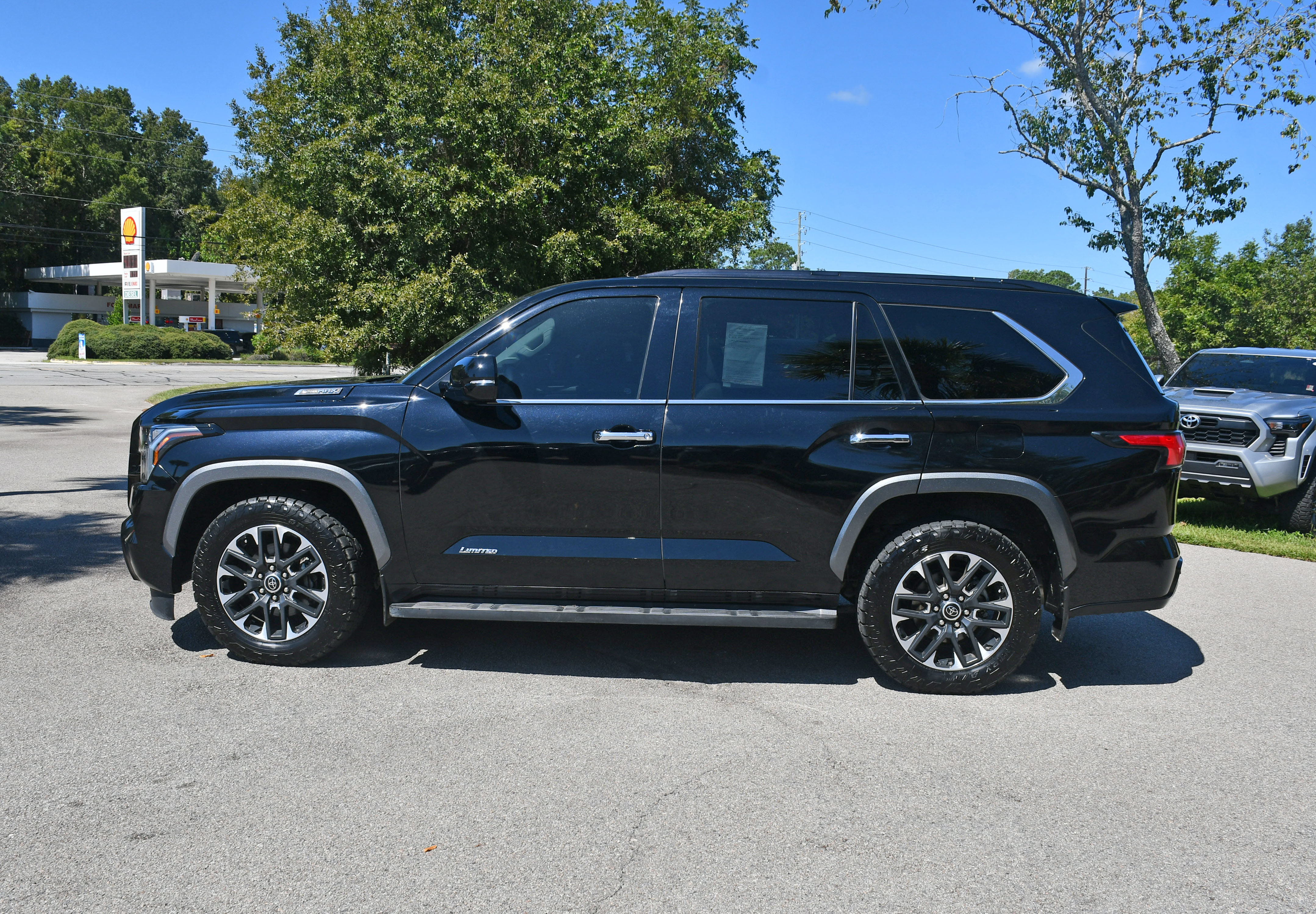 Certified 2023 Toyota Sequoia Limited w/ Tow Technology Package AWD/4WD image 5