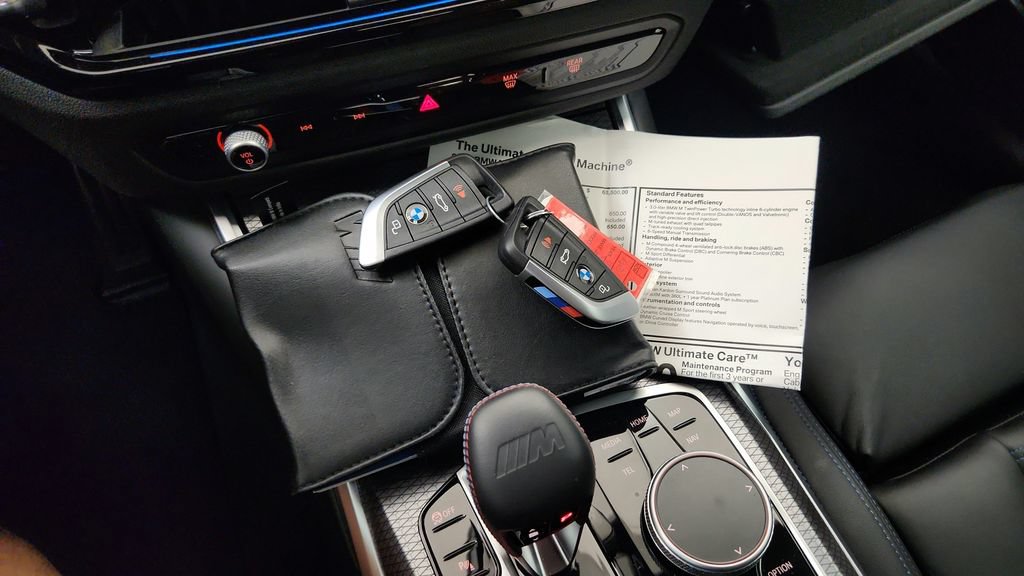 Used 2025 BMW M2 w/ Lighting Package RWD image 38