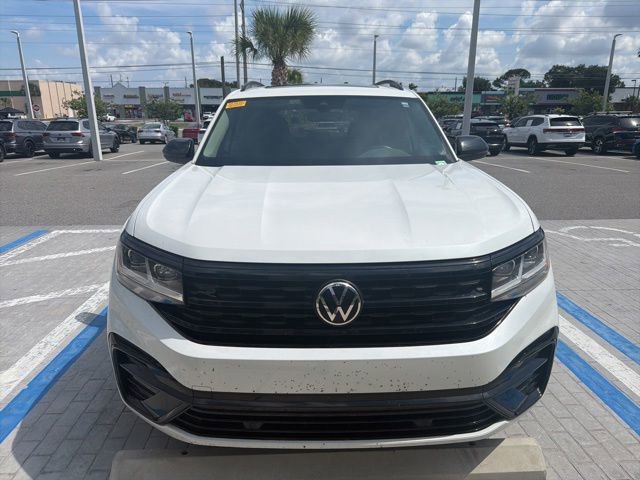 Used 2023 Volkswagen Atlas SEL R-Line AWD/4WD image 2
