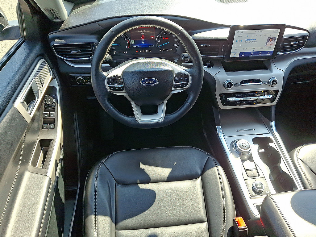 Used 2024 Ford Explorer XLT w/ Equipment Group 202A AWD/4WD image 13