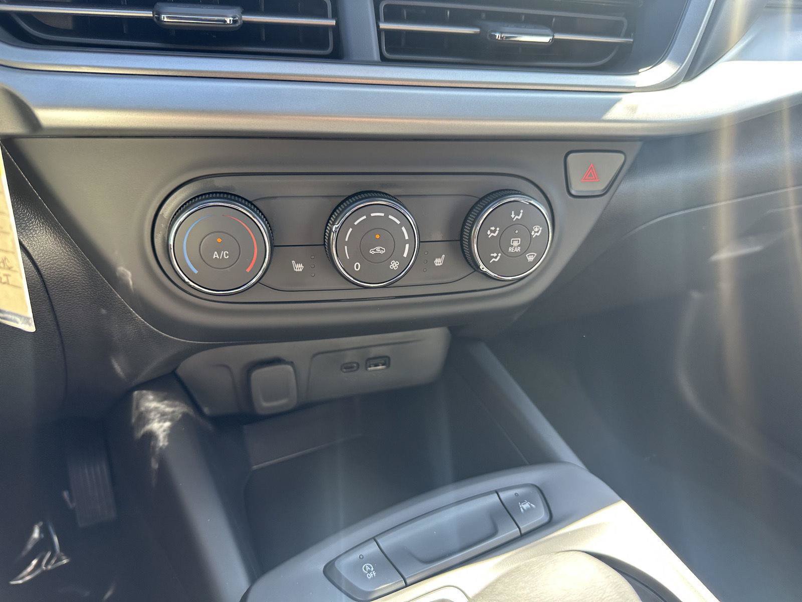 New 2026 Chevrolet Trax RS w/ Sunroof Package FWD image 23