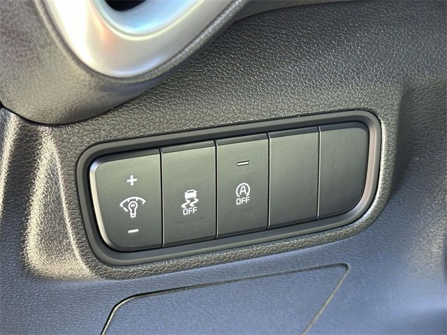 Certified 2025 Kia Soul LX w/ Option Group 015 image 9