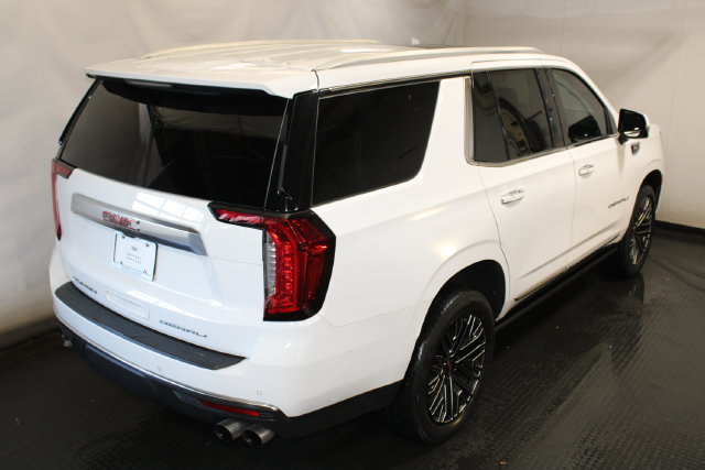 Used 2021 GMC Yukon Denali w/ Denali Premium Package AWD/4WD image 4