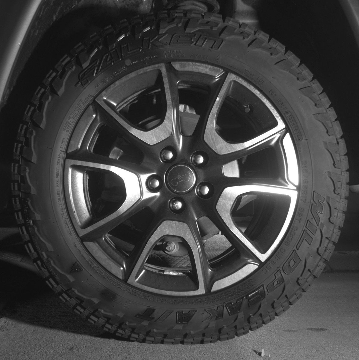 Used 2025 Jeep Compass Trailhawk AWD/4WD image 14