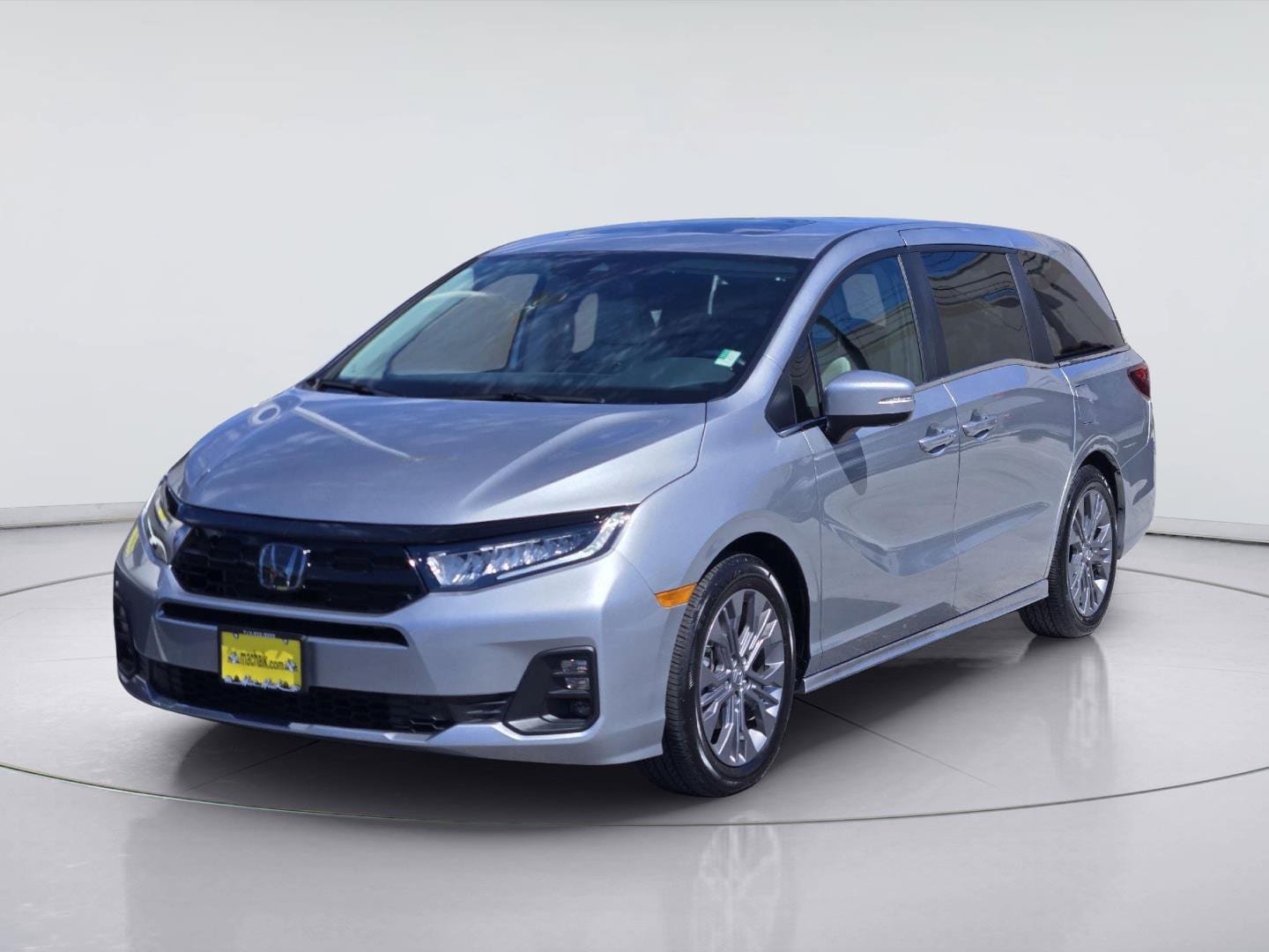 Used 2025 Honda Odyssey Touring image 1