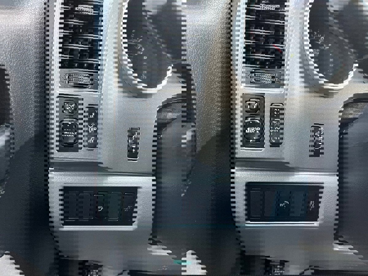 Used 2014 Toyota Sequoia SR5 AWD/4WD image 23