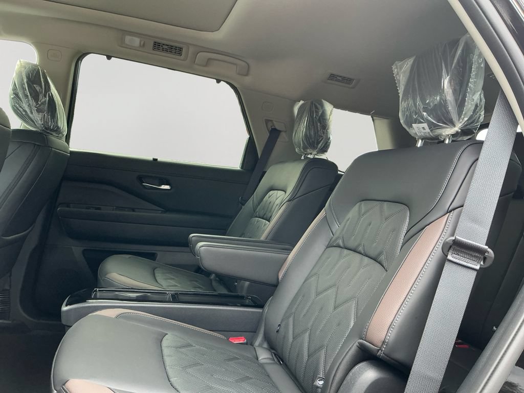 New 2026 Nissan Pathfinder Platinum AWD/4WD image 15