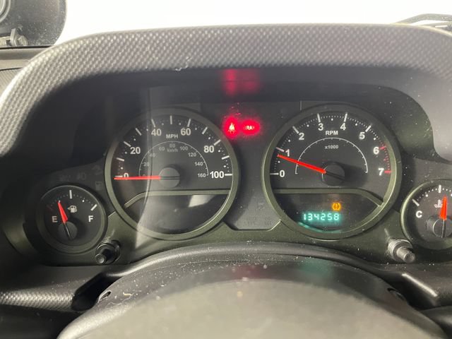 Used 2008 Jeep Wrangler Unlimited Sahara AWD/4WD image 5