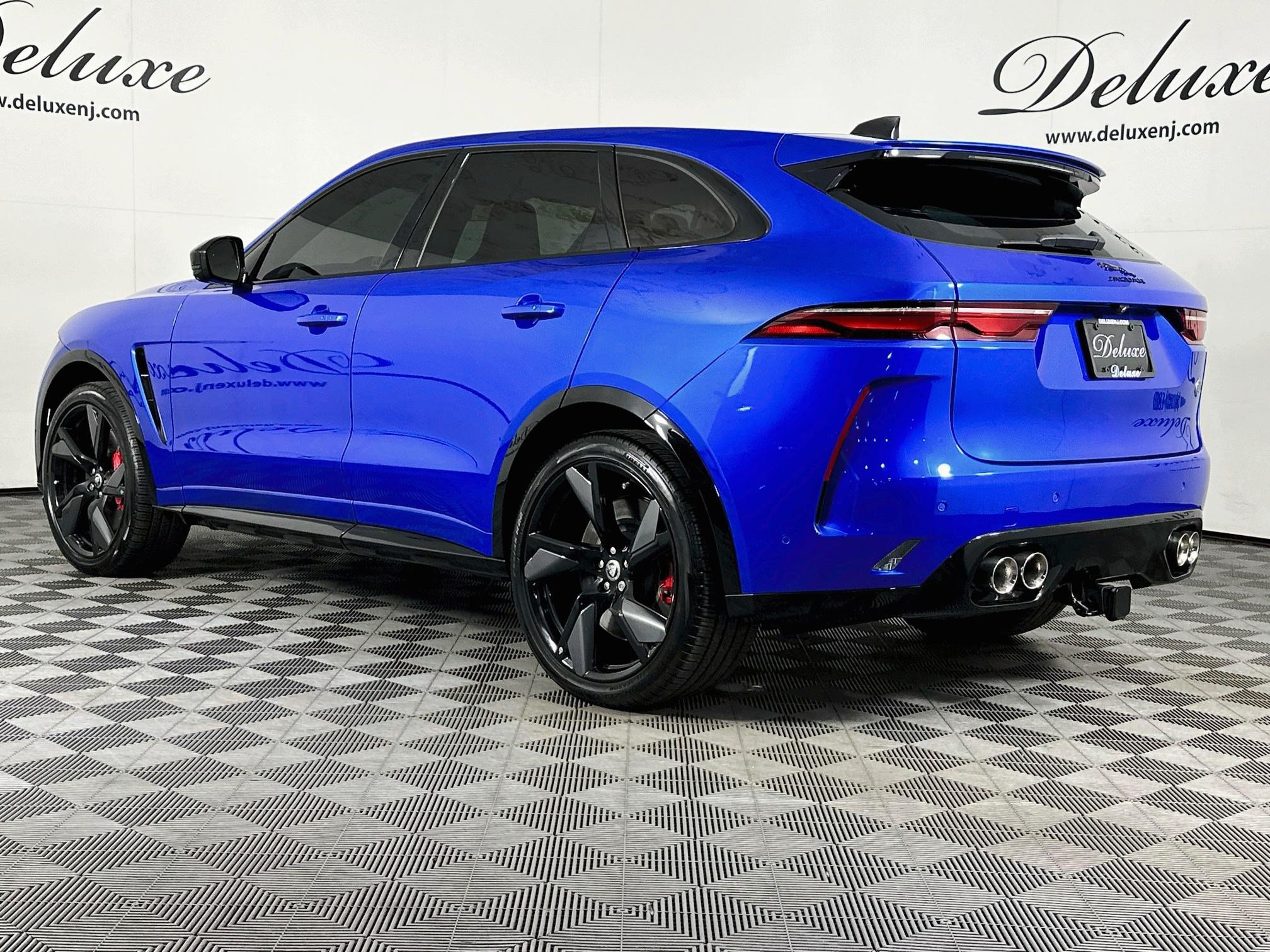Used 2025 Jaguar F-PACE SVR AWD/4WD image 4