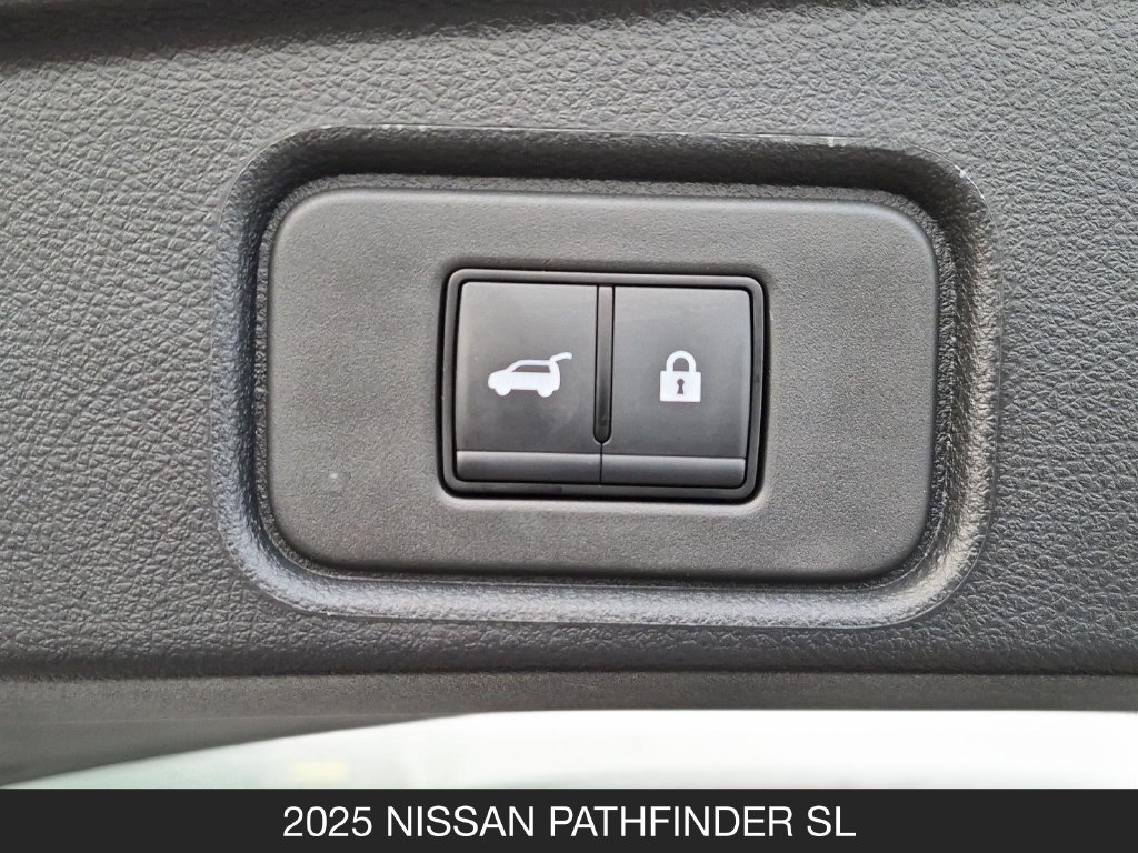 Certified 2025 Nissan Pathfinder SL FWD image 25