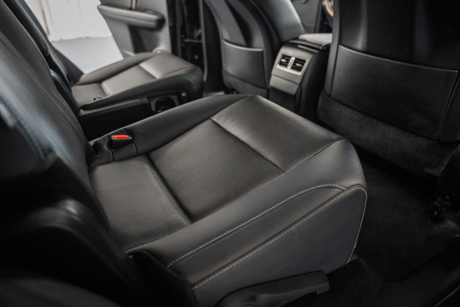 Used 2021 Lexus RX 350L Premium w/ Premium Package image 41