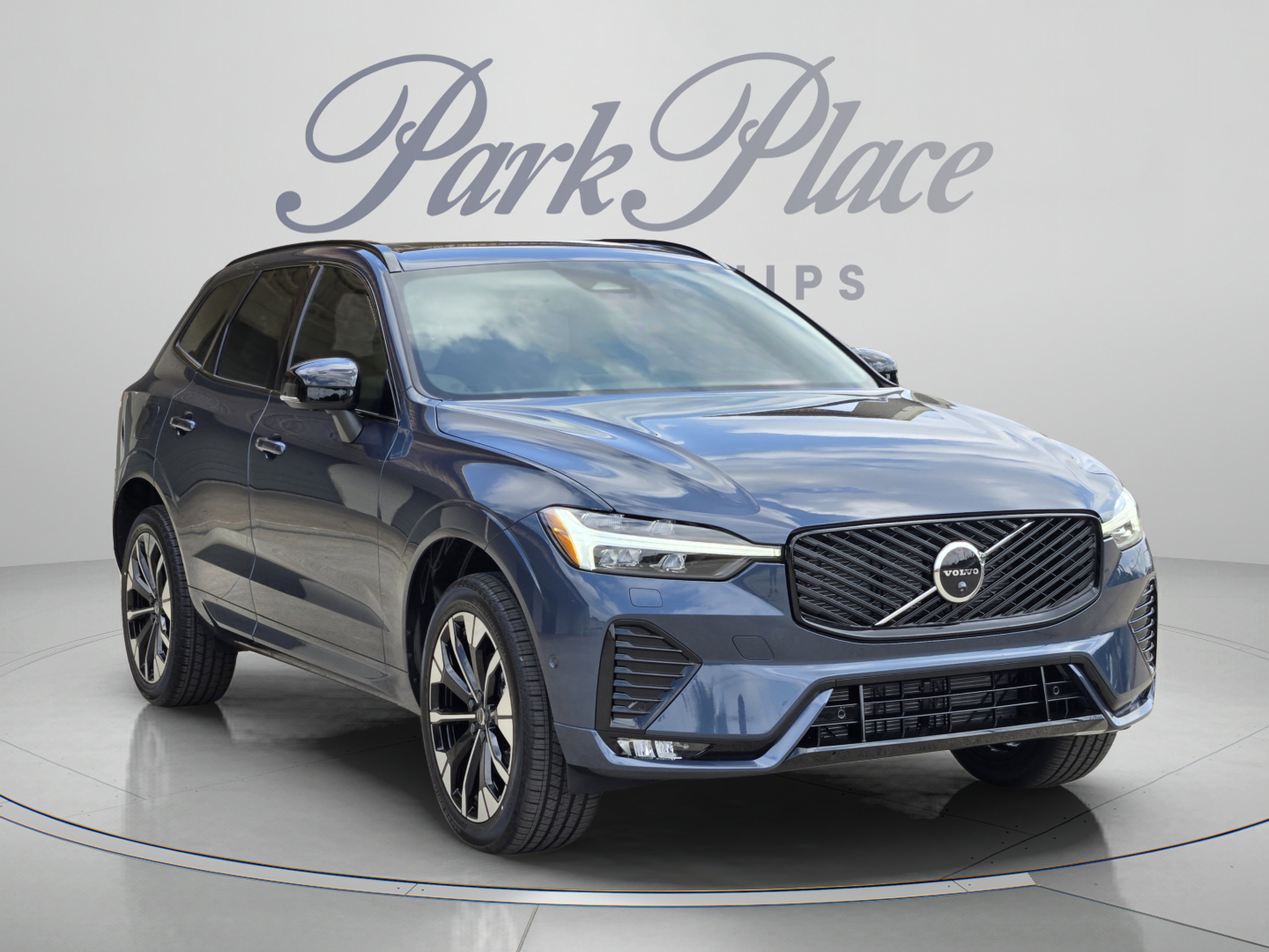 New 2026 Volvo XC60 B5 Plus w/ Protection Package Premier AWD/4WD image 8