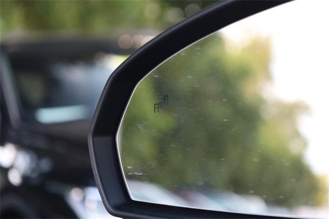 New 2025 Volkswagen Taos SEL image 22