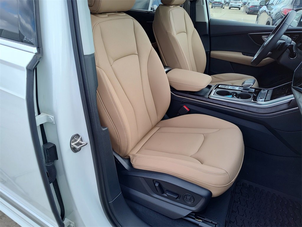 Used 2025 Audi Q7 3.0T Premium Plus image 33