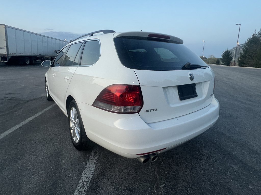 Used 2012 Volkswagen Jetta SE image 3