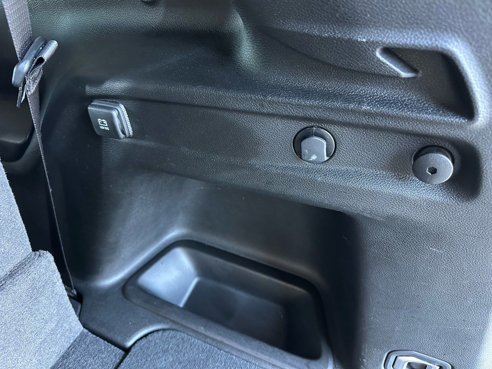 Used 2024 Jeep Grand Cherokee L Laredo w/ Luxury Tech Group I image 31