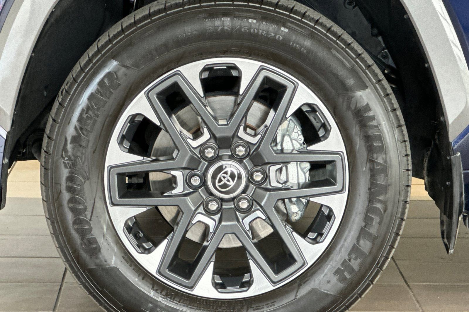 Certified 2024 Toyota Sequoia Limited image 28