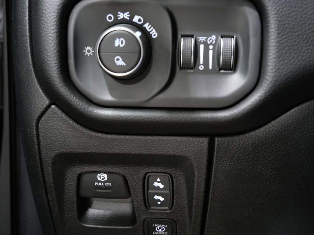 New 2026 RAM 1500 Laramie AWD/4WD image 14