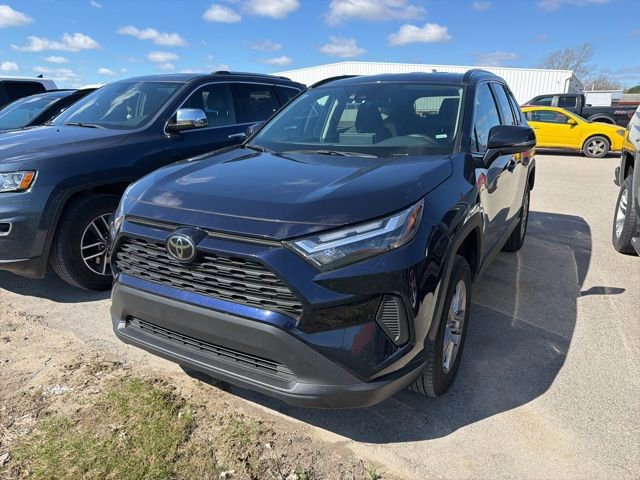 Used 2025 Toyota RAV4 XLE AWD/4WD image 3