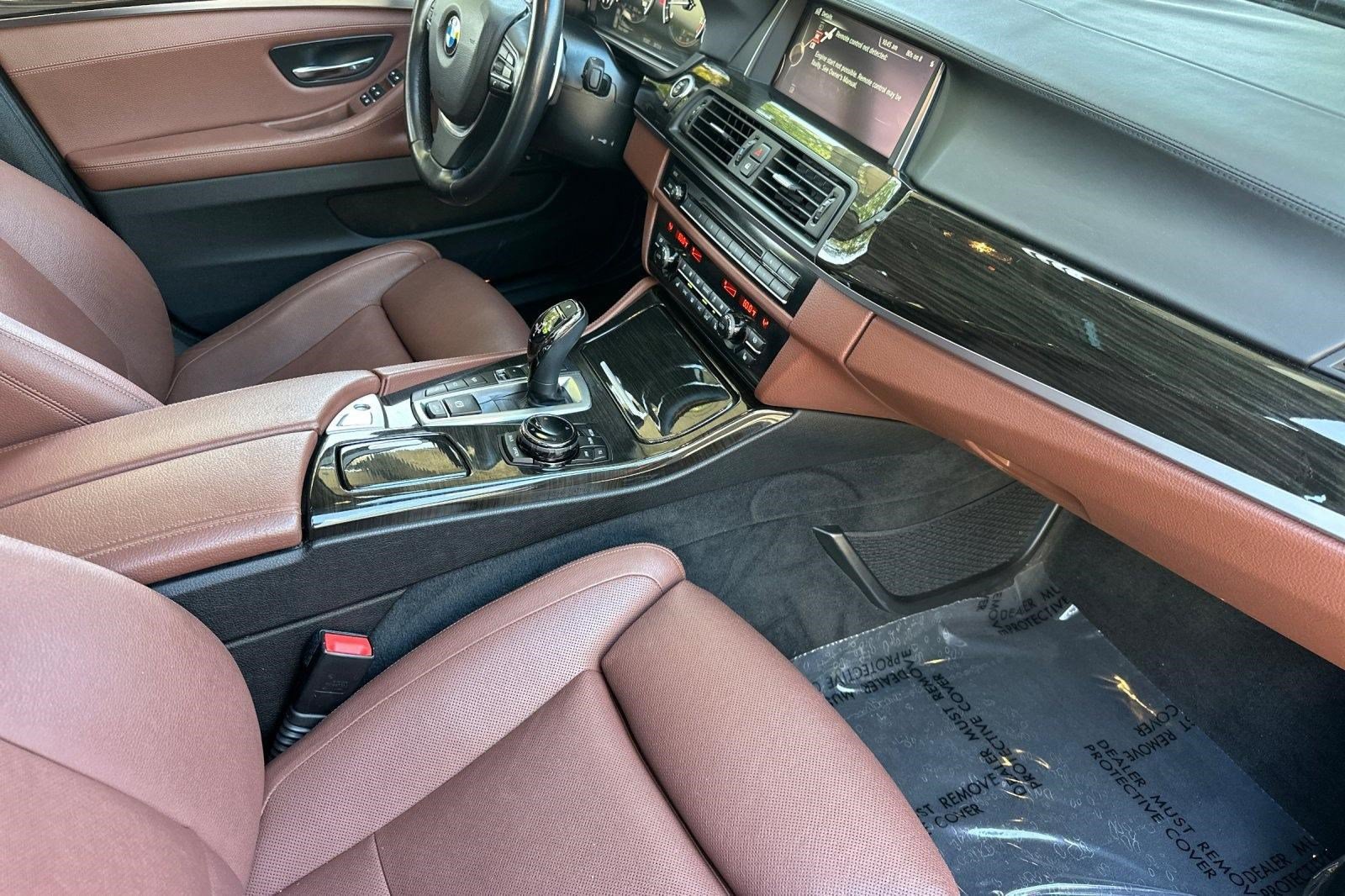 Used 2015 BMW 550i xDrive Sedan AWD/4WD image 25