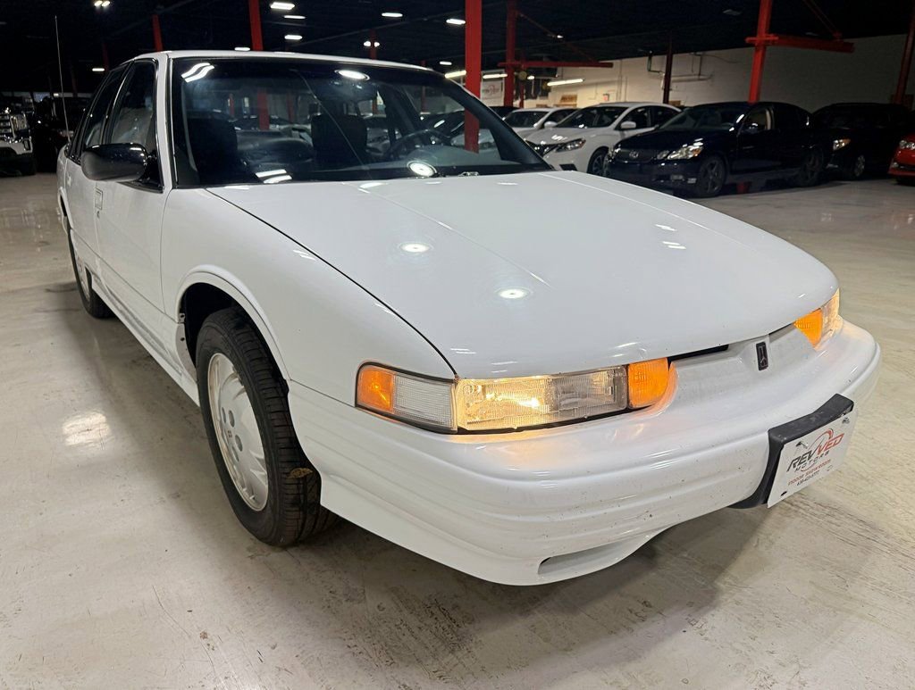 Used 1997 Oldsmobile Cutlass Supreme SL image 8