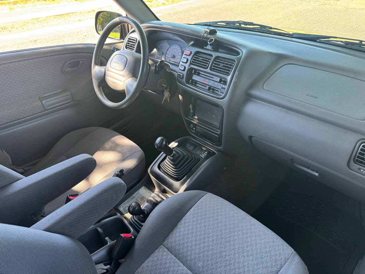 Used 2002 Chevrolet Tracker 4WD Convertible image 13