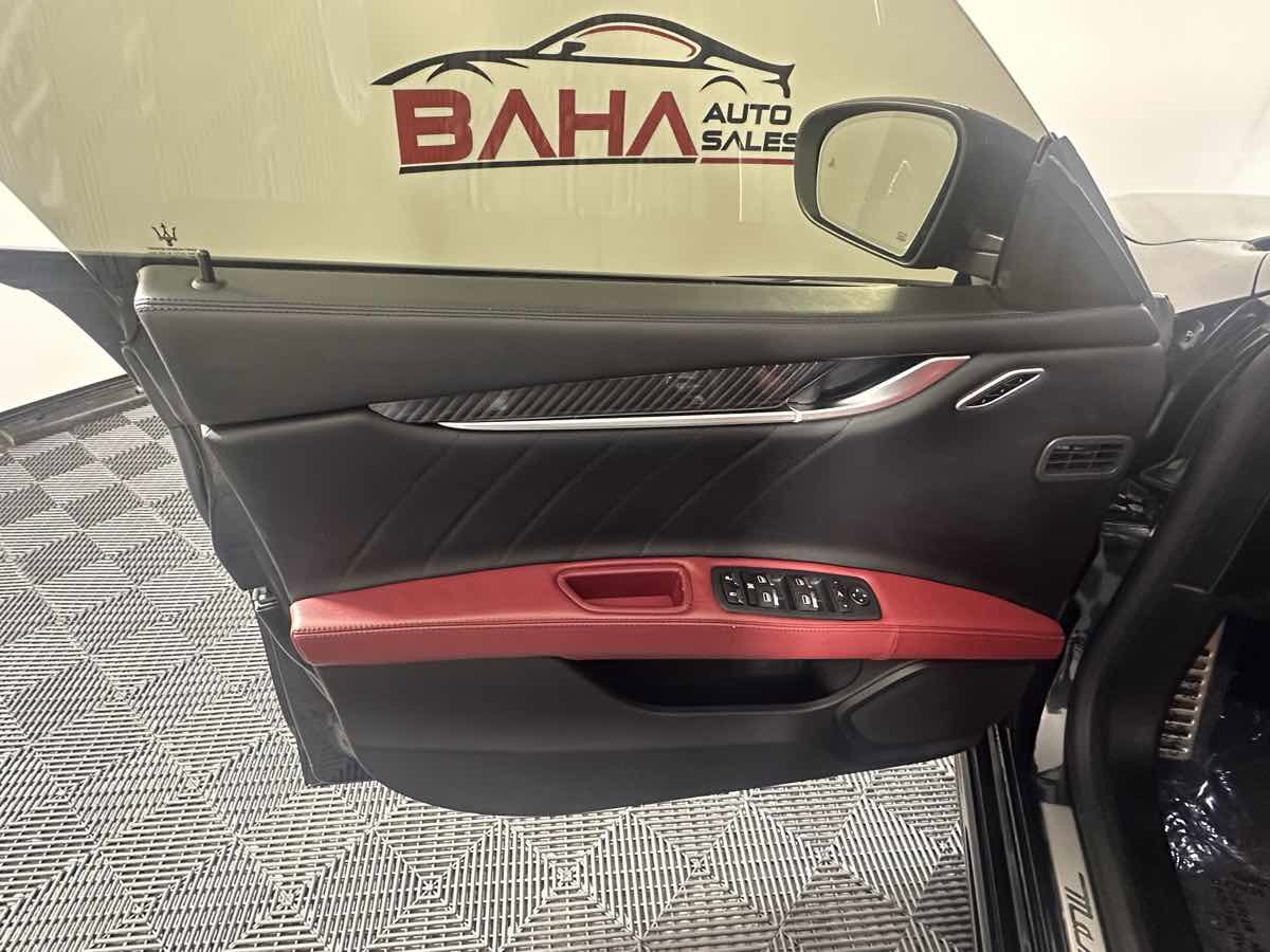 Used 2023 Maserati Ghibli Modena Q4 image 17
