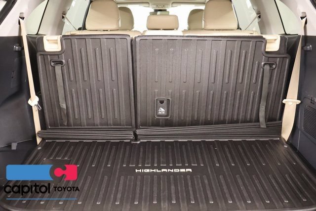 Certified 2021 Toyota Highlander XLE AWD/4WD image 28