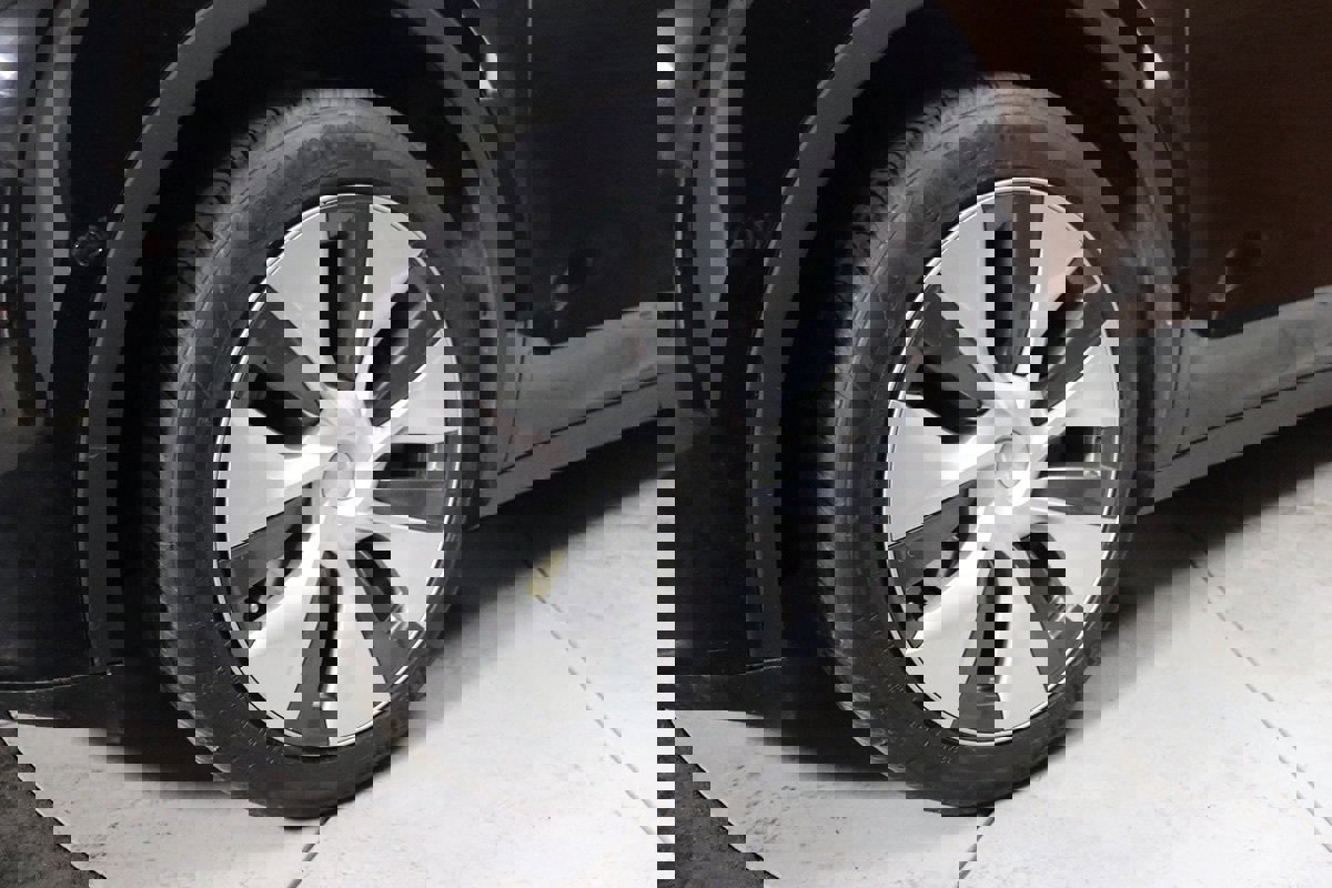 Used 2021 Tesla Model Y Long Range image 6