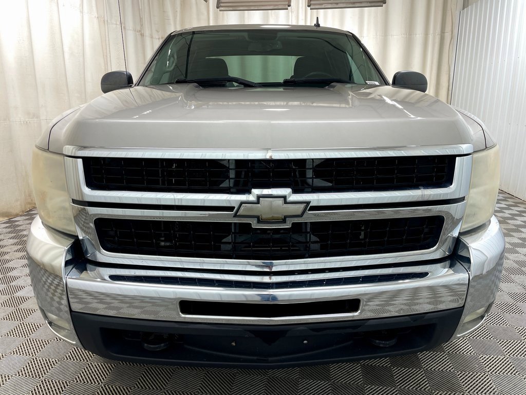 Used 2009 Chevrolet Silverado 2500 LT w/ Exterior Plus Package image 9