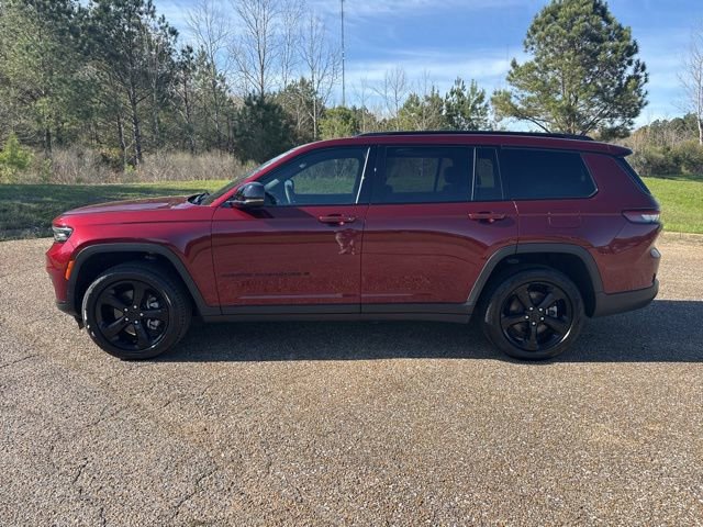 Used 2024 Jeep Grand Cherokee L Altitude image 5