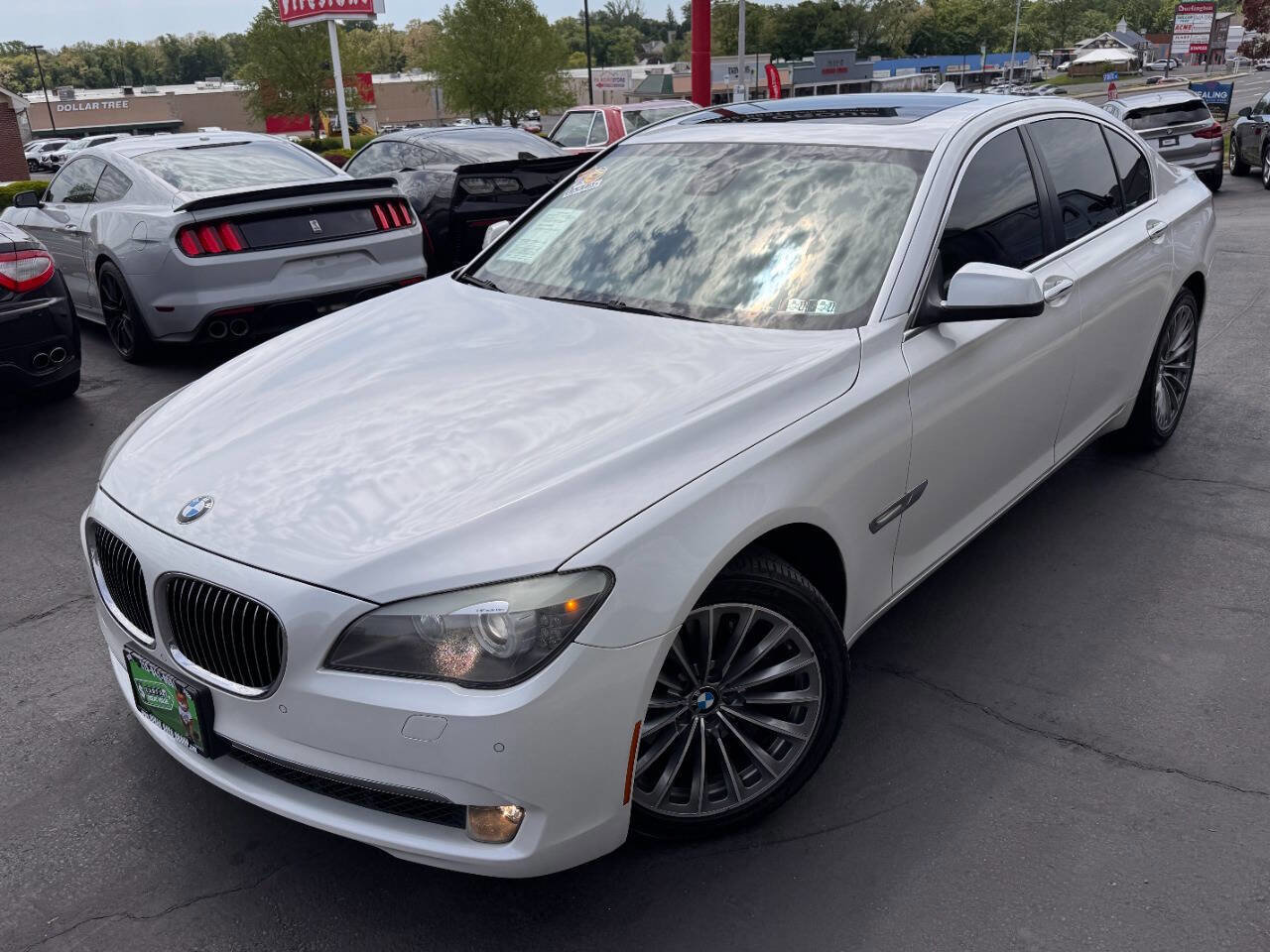 Used 2011 BMW 740i RWD image 2