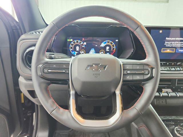 Used 2025 Chevrolet Colorado Z71 w/ Technology Package AWD/4WD image 24