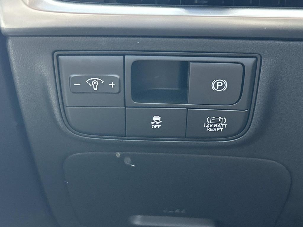 New 2026 Hyundai Tucson Blue SE image 25