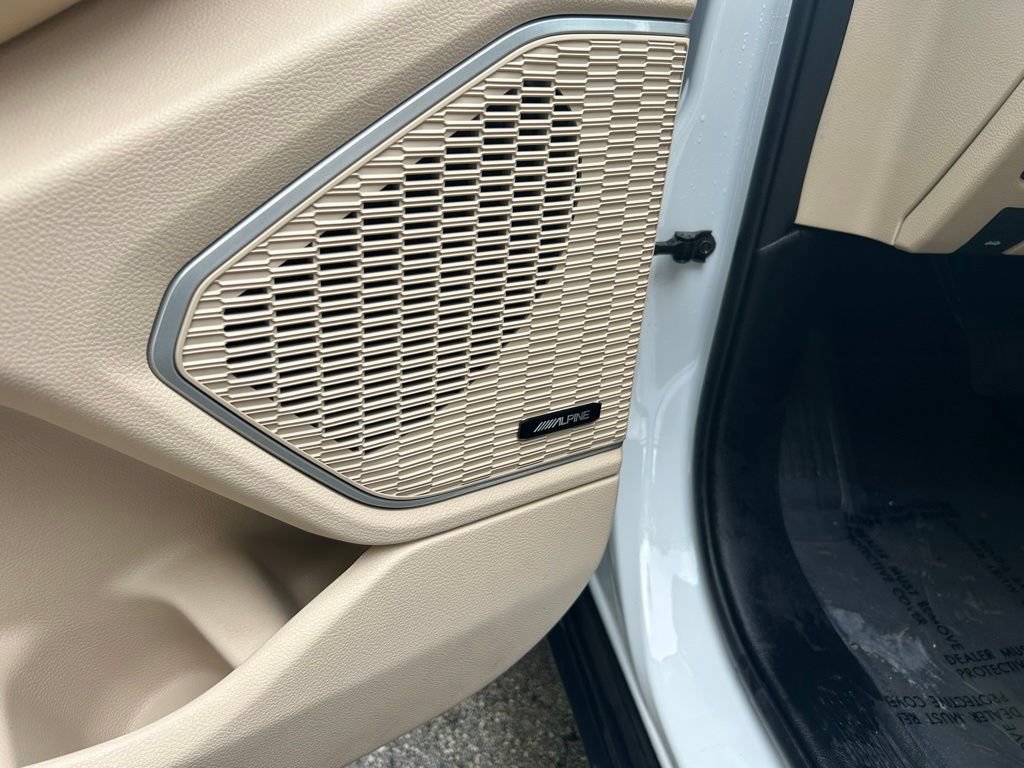 Certified 2022 Jeep Grand Cherokee L Limited RWD image 17