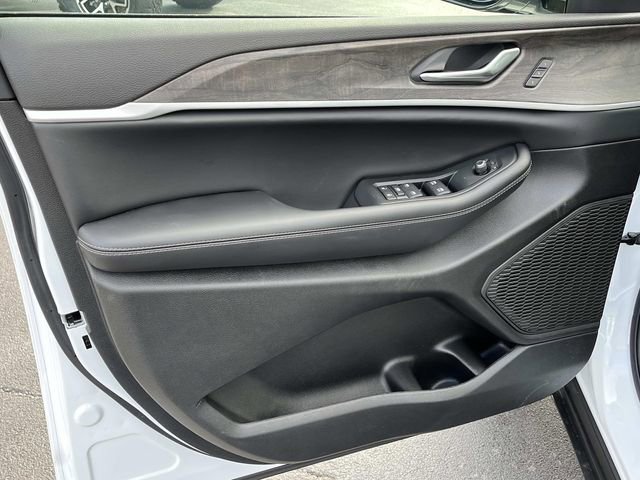 New 2025 Jeep Grand Cherokee Limited w/ Black Appearance Package AWD/4WD image 20