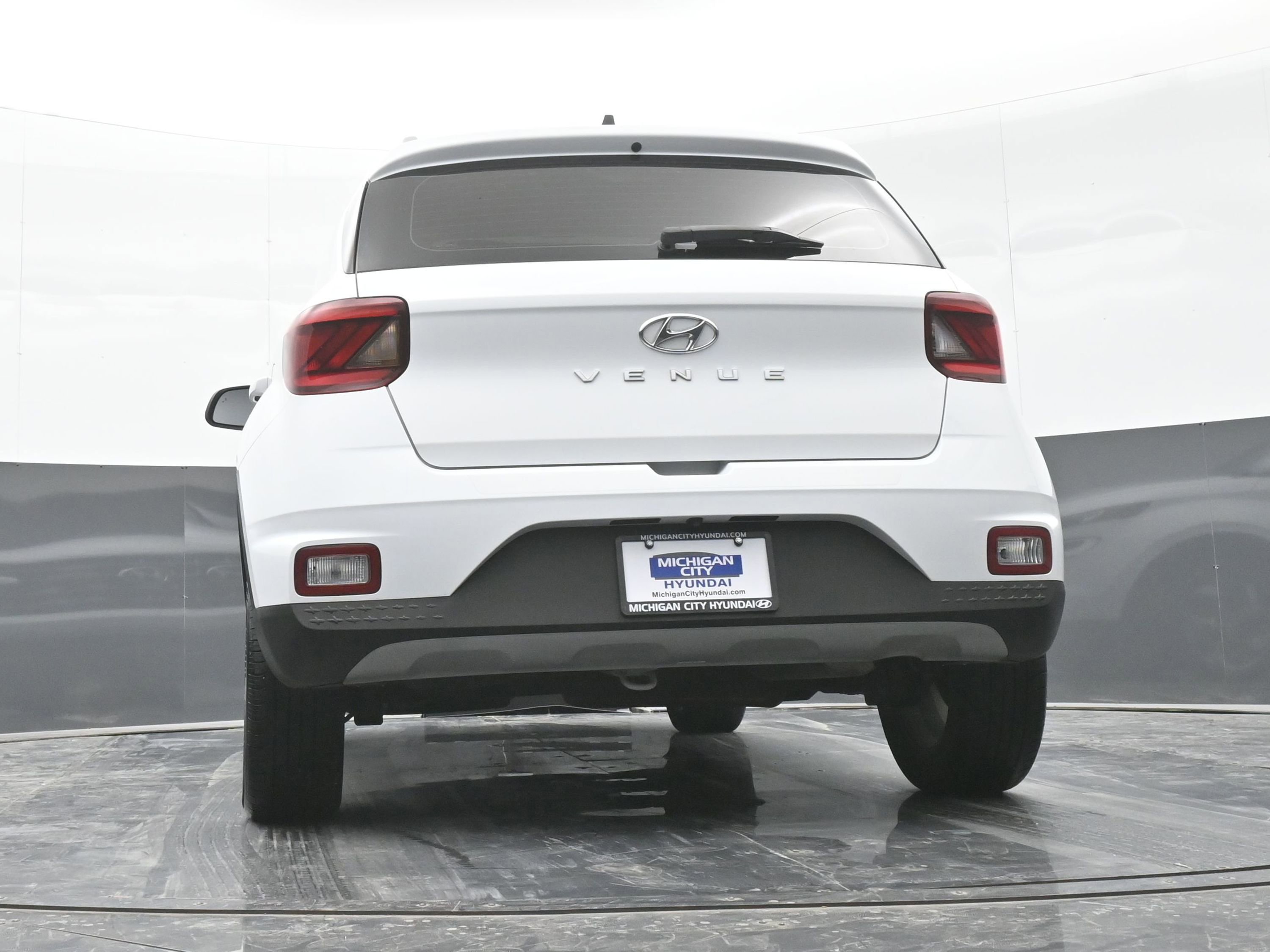 Certified 2022 Hyundai Venue SEL image 43