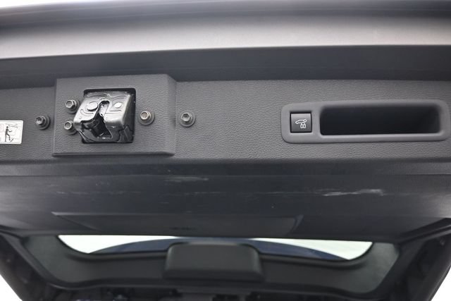 Certified 2025 Toyota Sienna Platinum AWD/4WD image 38