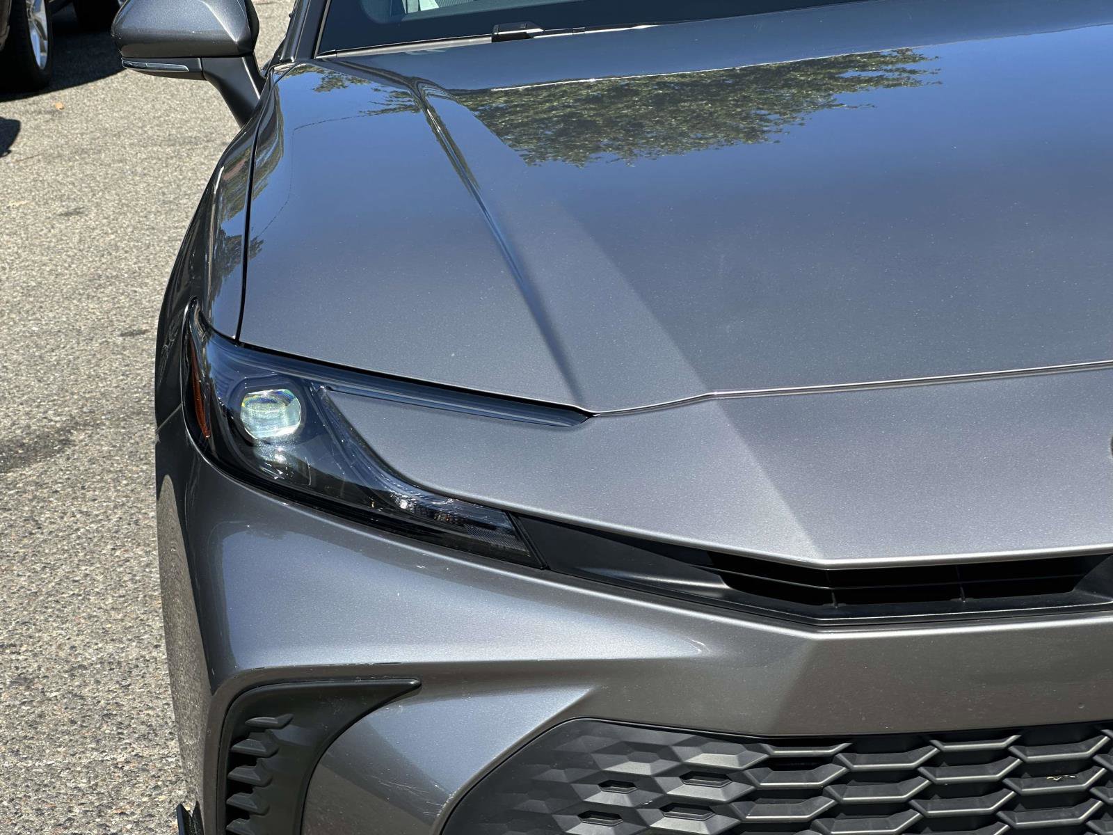 Used 2025 Toyota Camry SE image 9