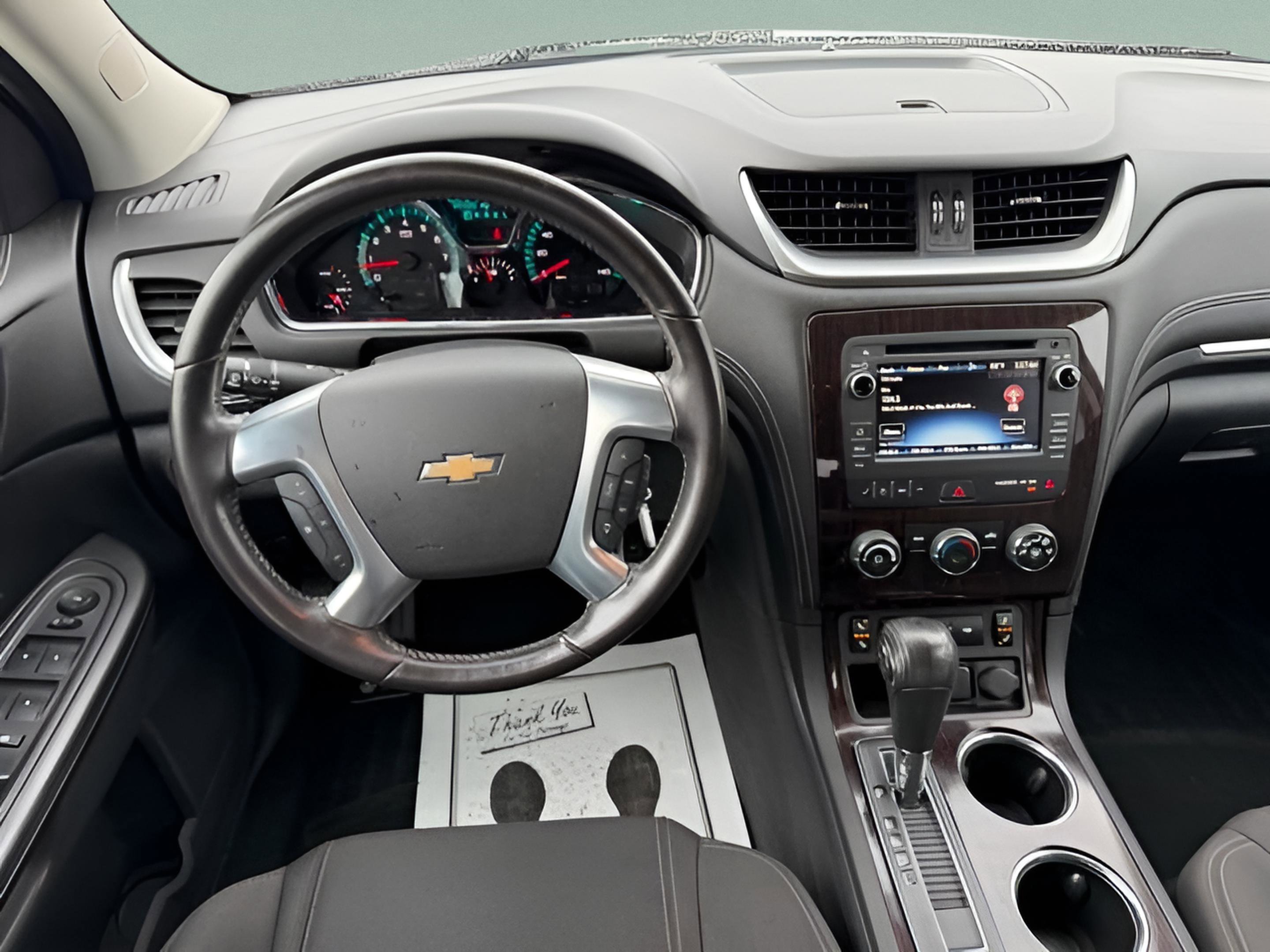 Used 2017 Chevrolet Traverse LT w/ Style and Technology Package FWD image 11