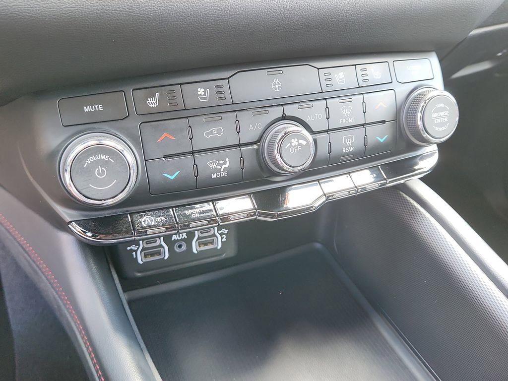 Used 2024 Dodge Durango GT image 29