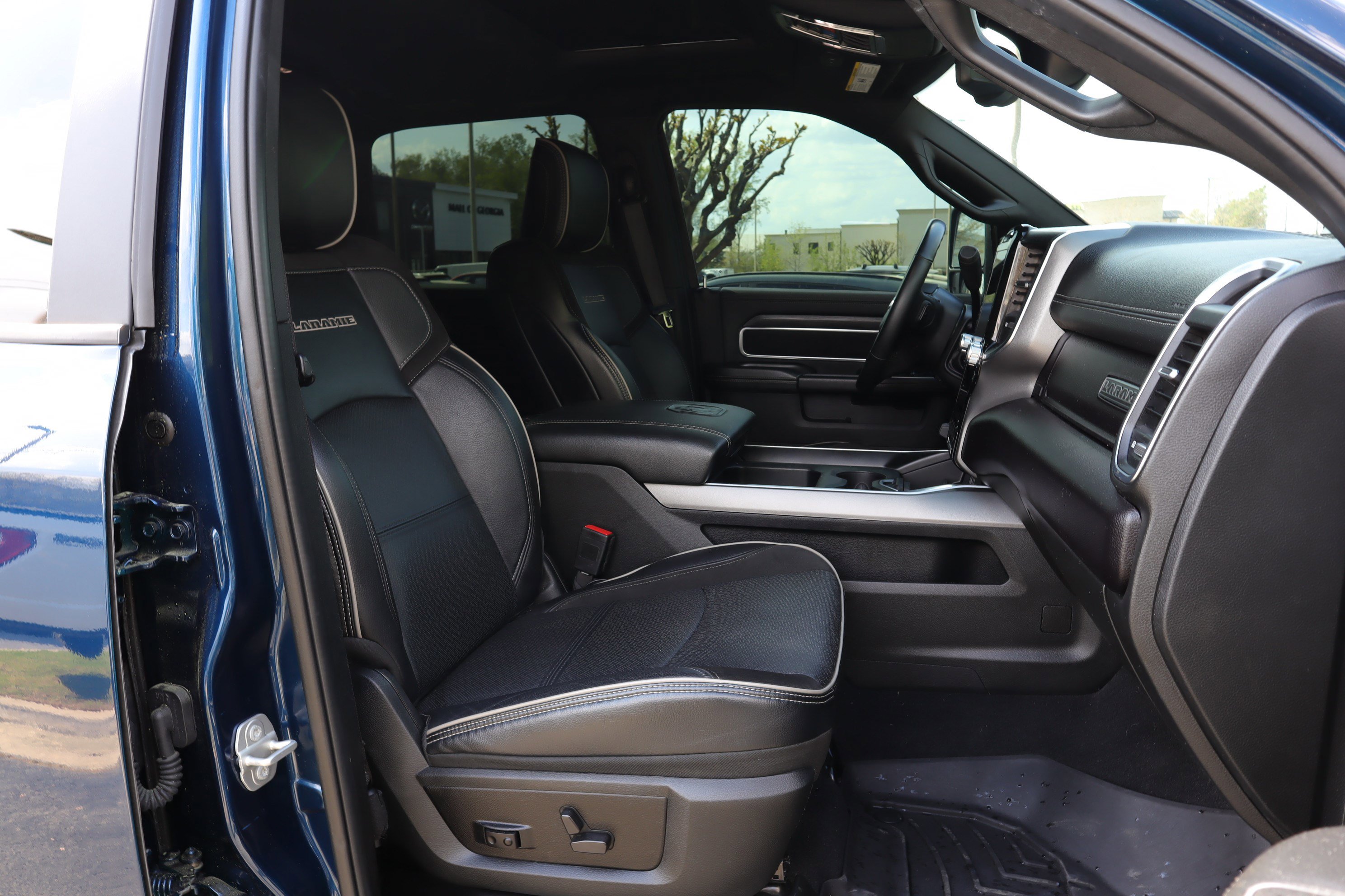 Used 2024 RAM 2500 Laramie w/ Night Edition image 27